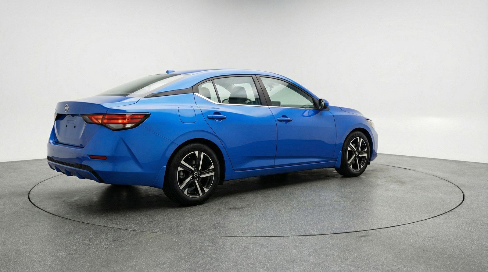 Used 2025 Nissan Sentra SV FWD image 9