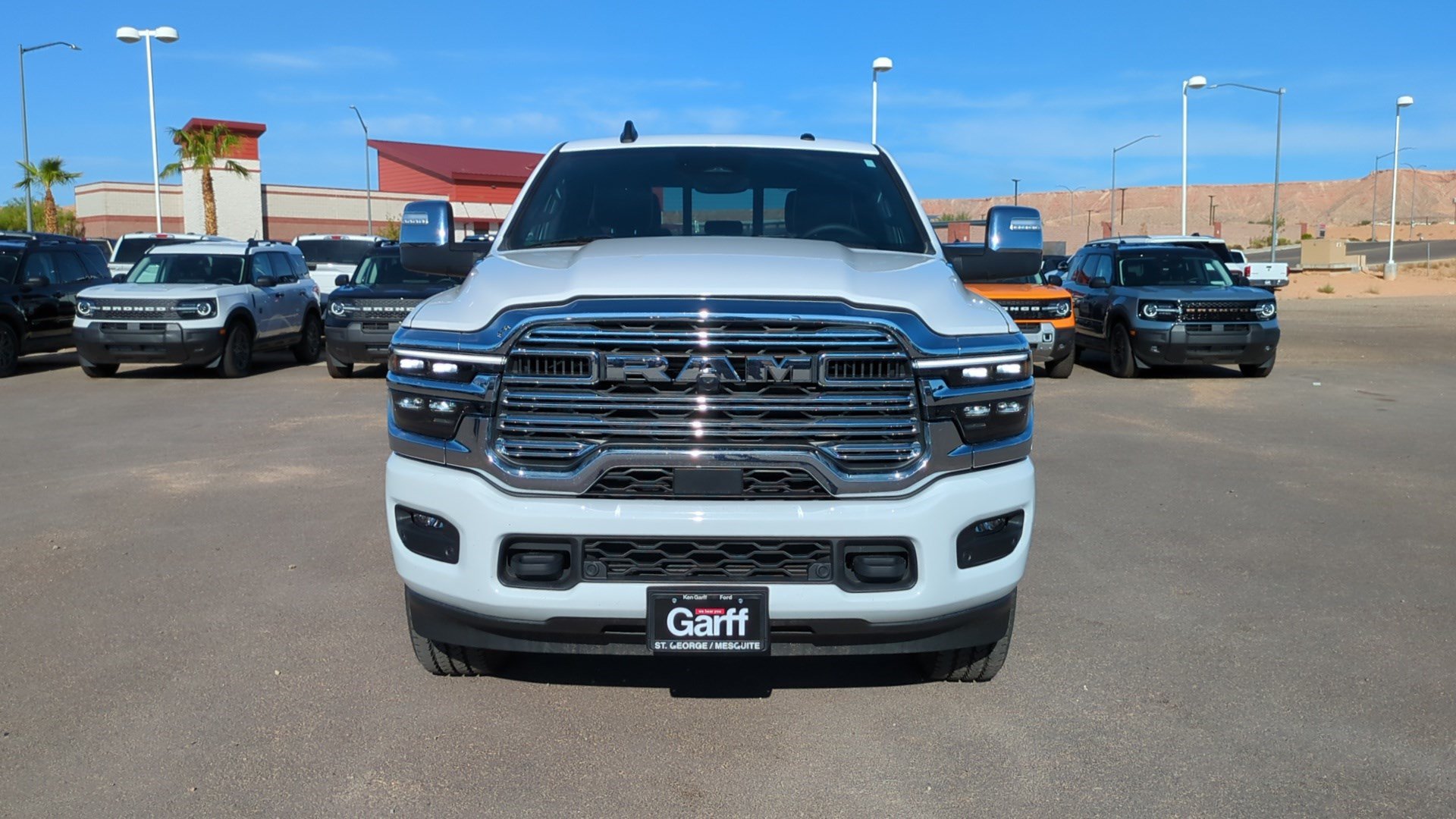 Used 2025 RAM 2500 Laramie AWD/4WD image 9