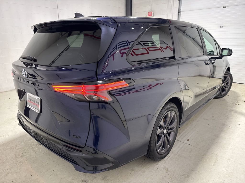 Used 2025 Toyota Sienna XSE image 4