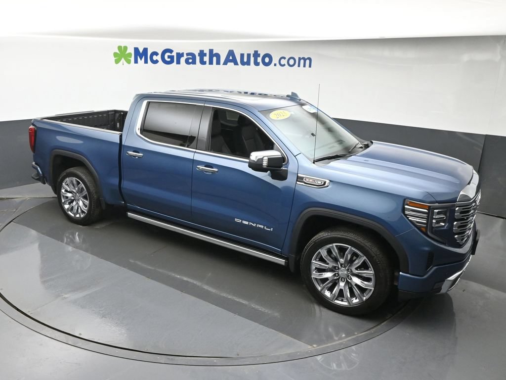 Used 2025 GMC Sierra 1500 Denali w/ Denali Reserve Package AWD/4WD image 3