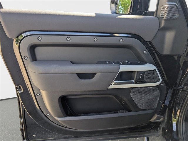 Used 2023 Land Rover Defender 110 S image 25