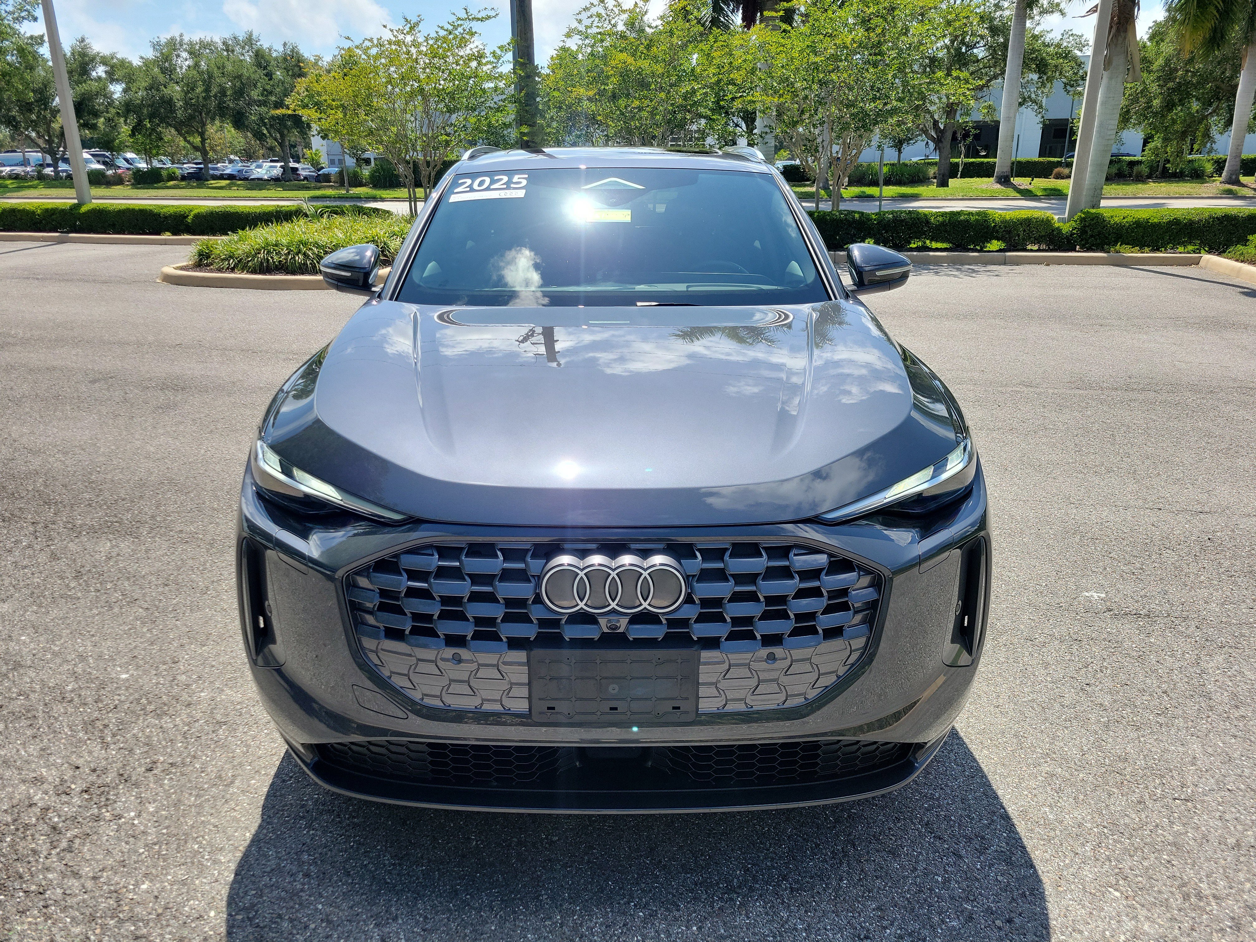 Certified 2025 Audi Q5 Premium w/ Convenience Package AWD/4WD image 2