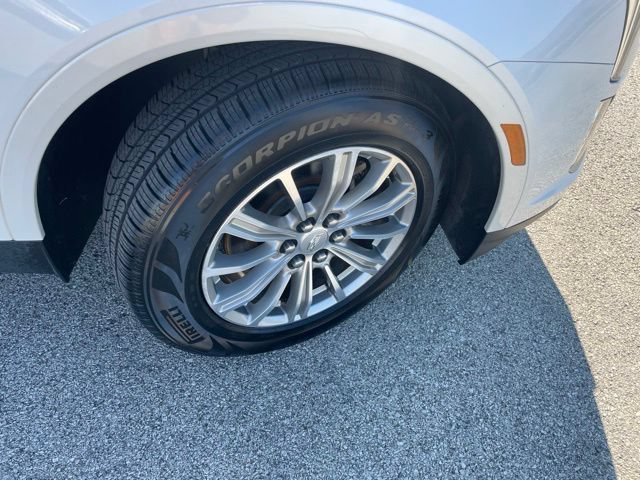 Used 2017 Cadillac XT5 Luxury w/ Driver Awareness Package AWD/4WD image 17