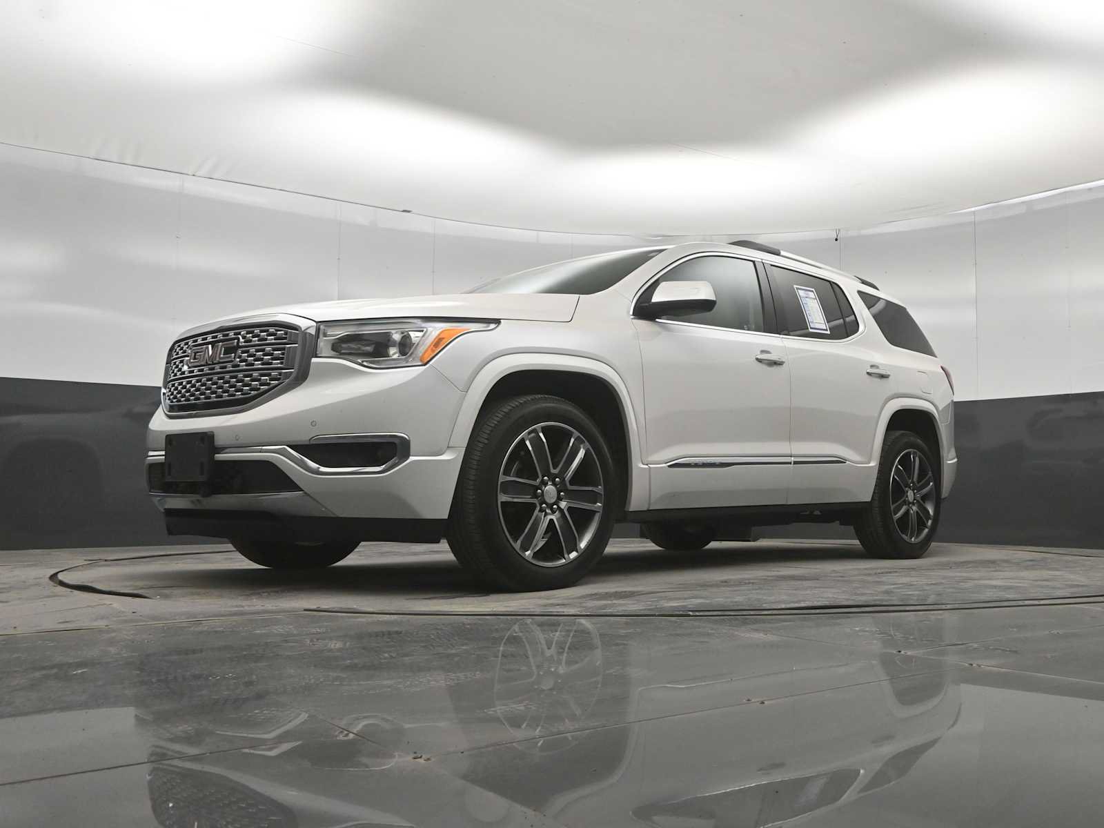 Used 2019 GMC Acadia Denali w/ Technology Package AWD/4WD image 28