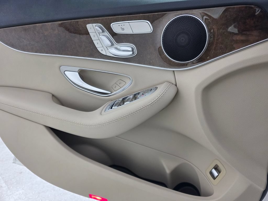 Used 2017 Mercedes-Benz C 300 Sedan image 25