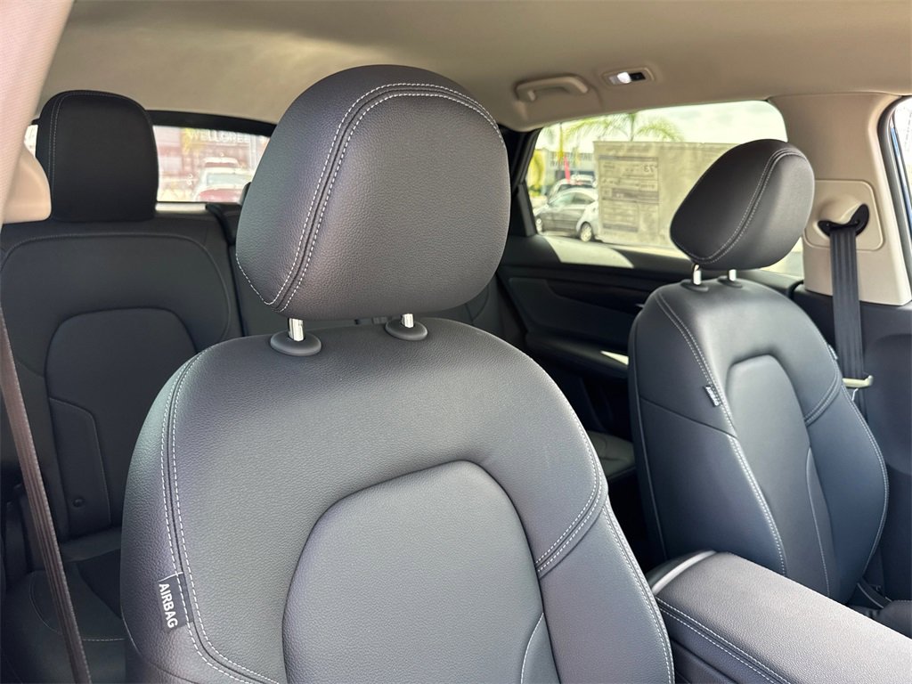 New 2025 VinFast VF 8 Eco image 13