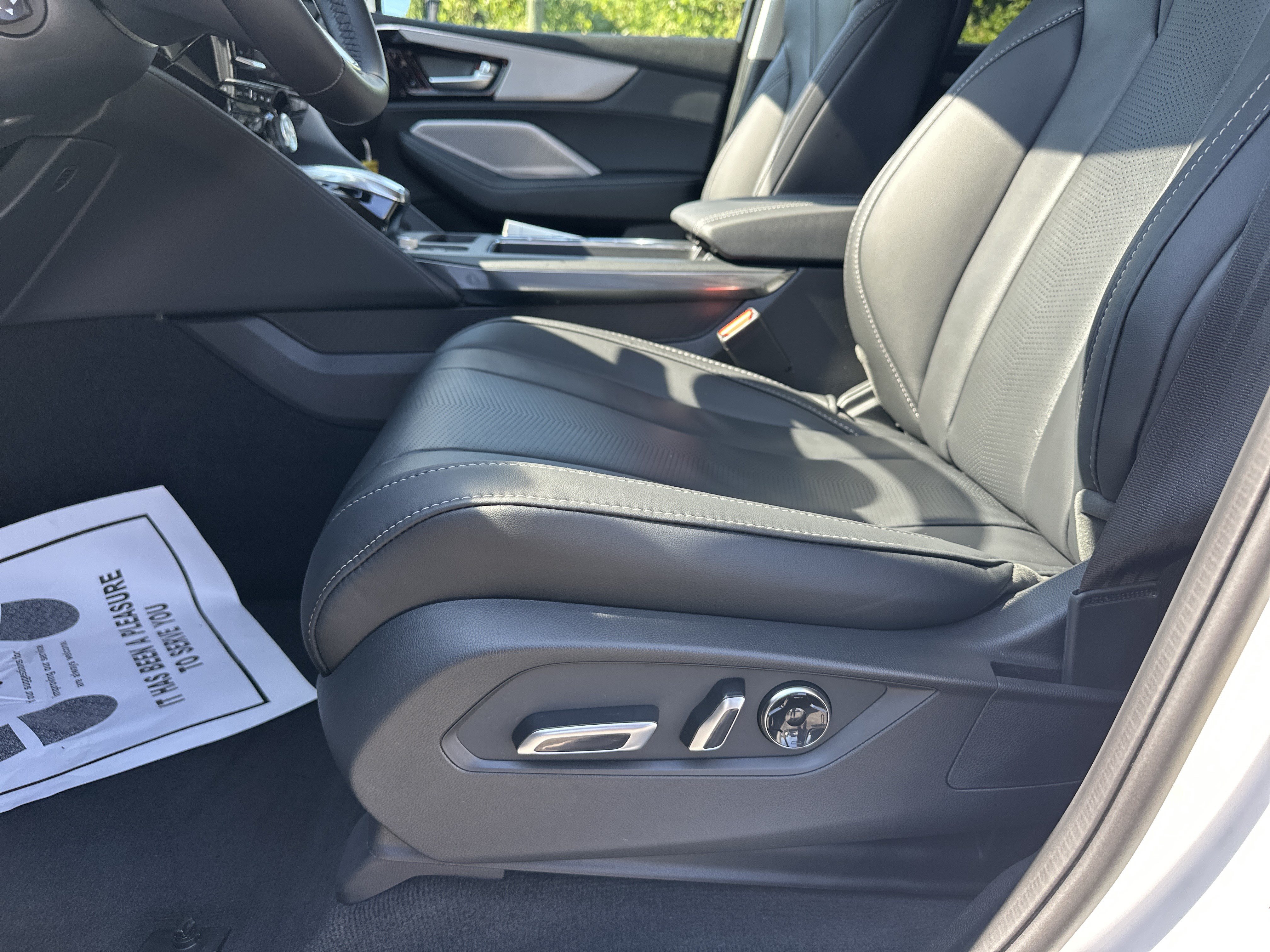 Certified 2026 Acura MDX w/ Technology Package FWD image 9