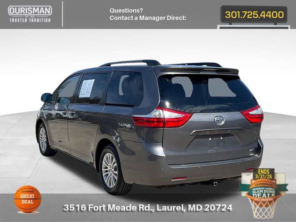 Used 2015 Toyota Sienna XLE w/ XLE Navigation Package image 3