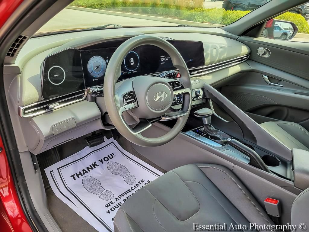 Used 2024 Hyundai Elantra SEL FWD image 9