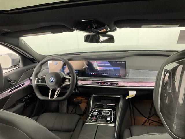 Used 2025 BMW 750e xDrive AWD/4WD image 14