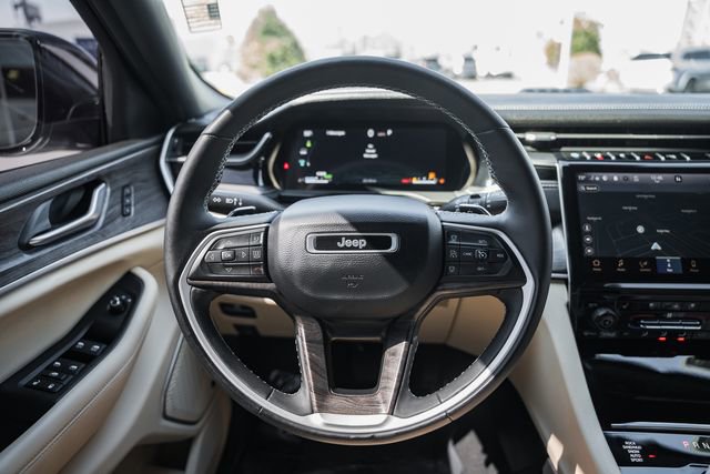 Used 2023 Jeep Grand Cherokee 4WD 4xe w/ Luxury Tech Group II image 32