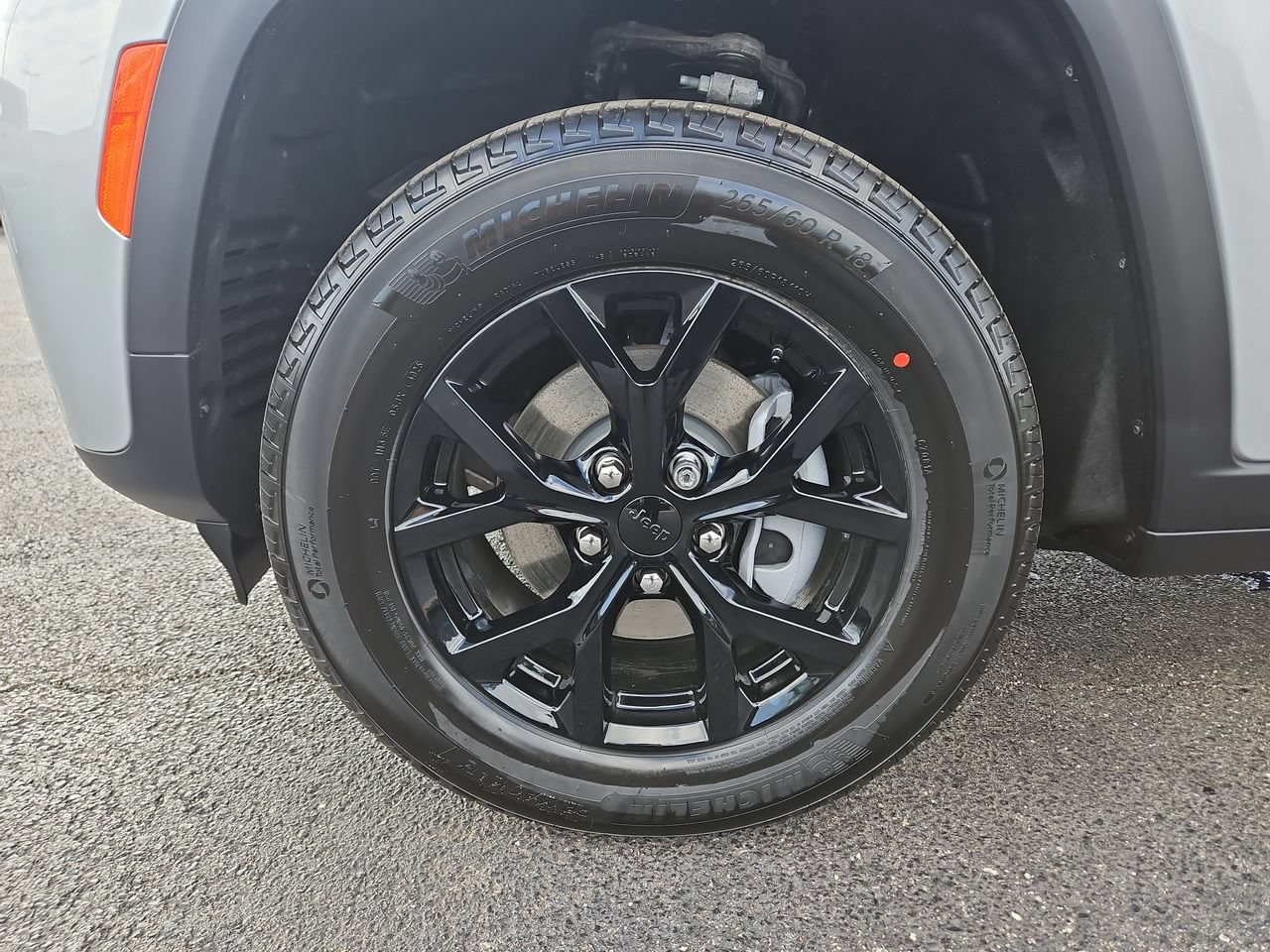 New 2026 Jeep Grand Cherokee Altitude AWD/4WD image 9