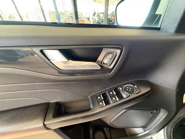 Certified 2024 Ford Escape ST-Line Select AWD/4WD image 11