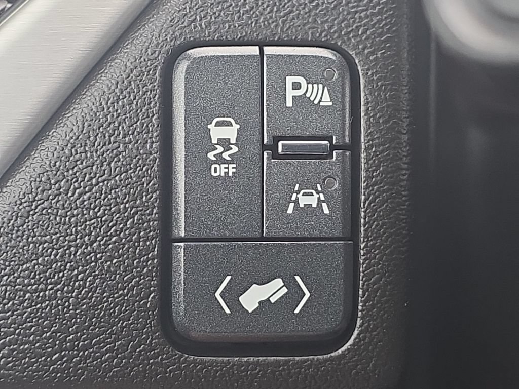 Used 2018 GMC Yukon SLT AWD/4WD image 30