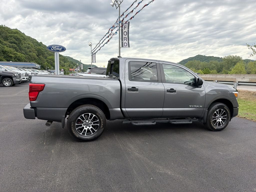 Used 2023 Nissan Titan SV w/ SV Convenience Package AWD/4WD image 3