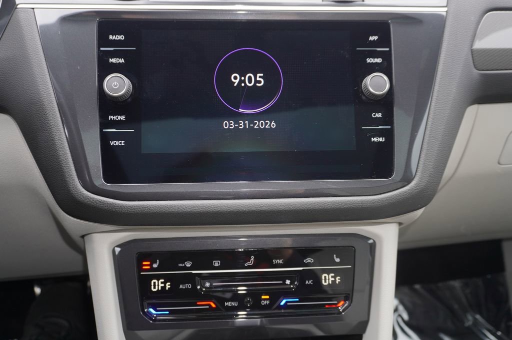 Used 2023 Volkswagen Tiguan SE R-Line image 18