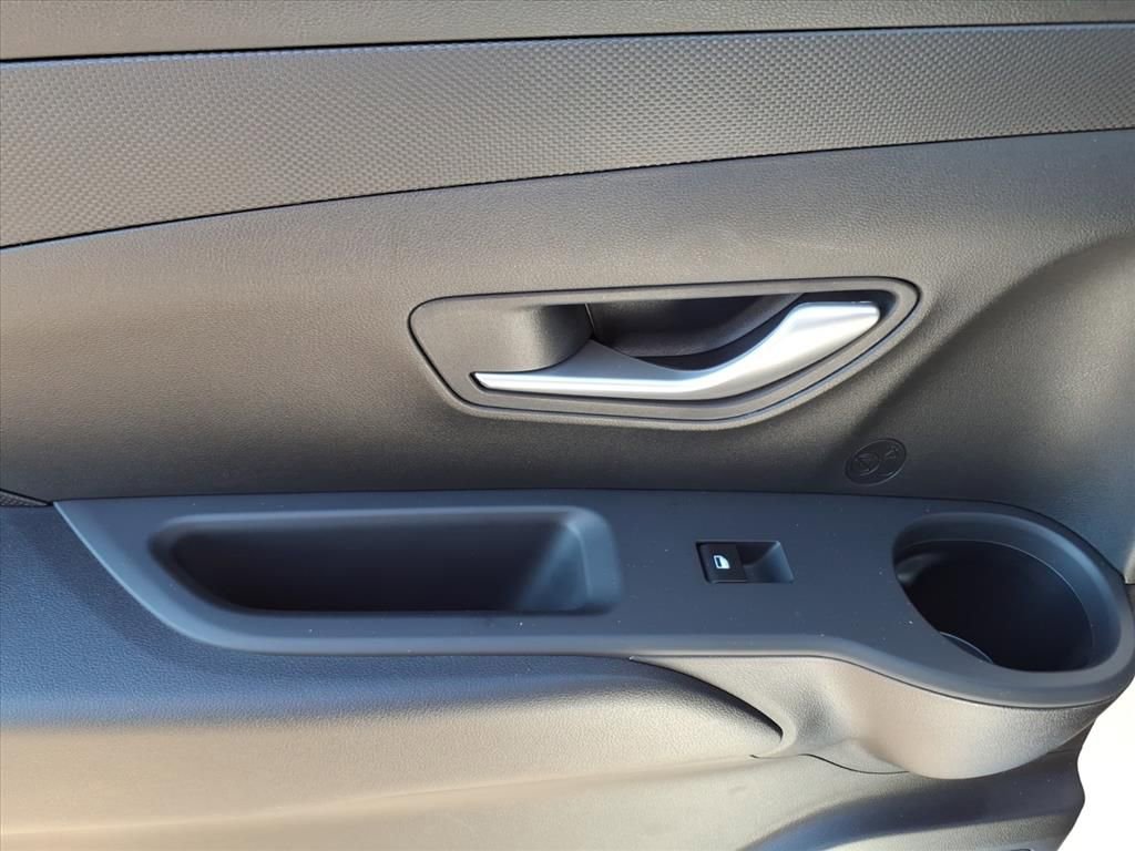 Used 2026 Hyundai Santa Cruz SE image 11