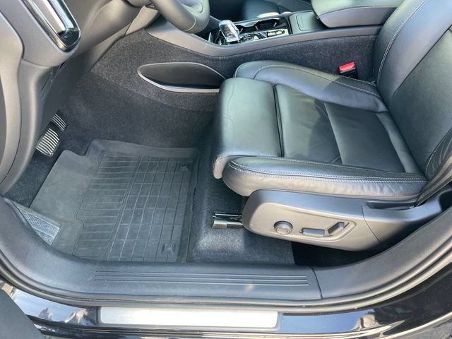 Used 2023 Volvo XC40 B5 Plus w/ Protection Package Premier AWD/4WD image 9