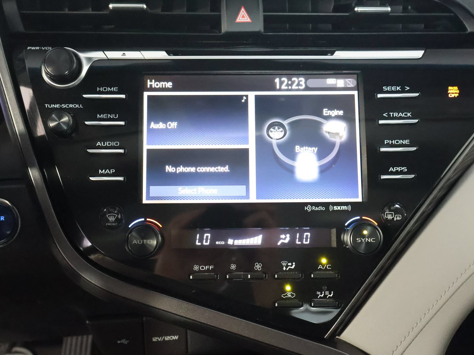 Used 2020 Toyota Camry XLE FWD image 37