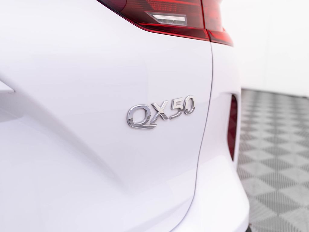 Used 2019 INFINITI QX50 Essential w/ Premium Heat Package AWD/4WD image 36