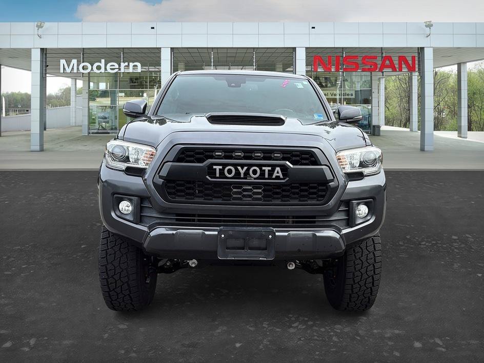 Used 2019 Toyota Tacoma TRD Sport AWD/4WD image 8