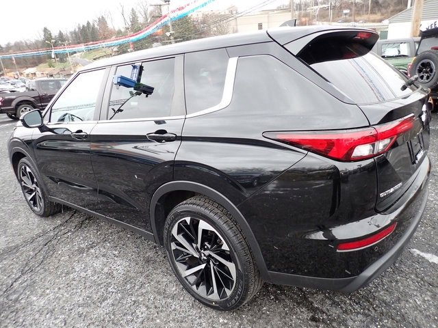 Used 2022 Mitsubishi Outlander ES image 5