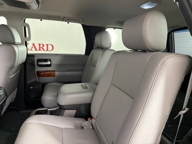 Used 2022 Toyota Sequoia Platinum AWD/4WD image 14