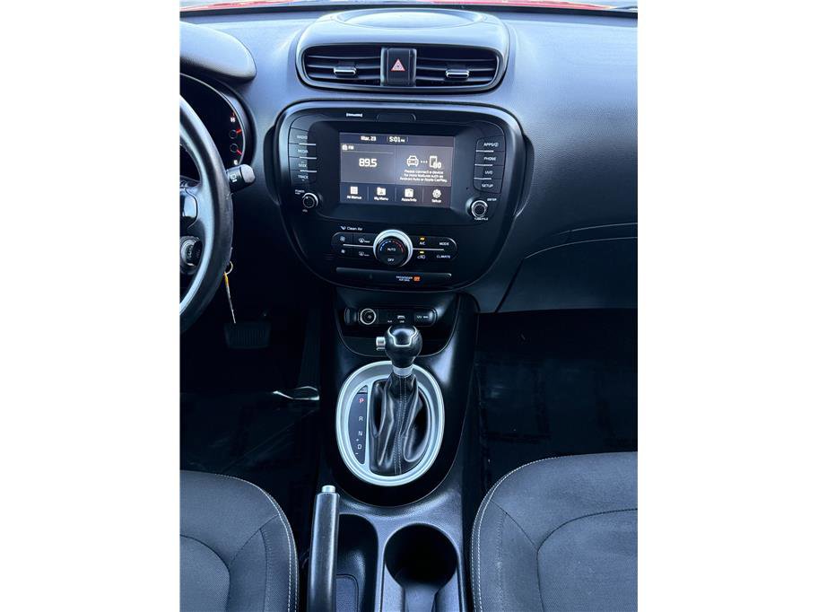 Used 2019 Kia Soul + image 8
