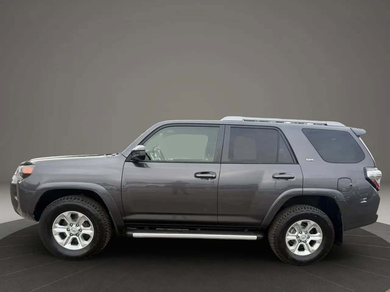 Used 2016 Toyota 4Runner SR5 AWD/4WD image 8