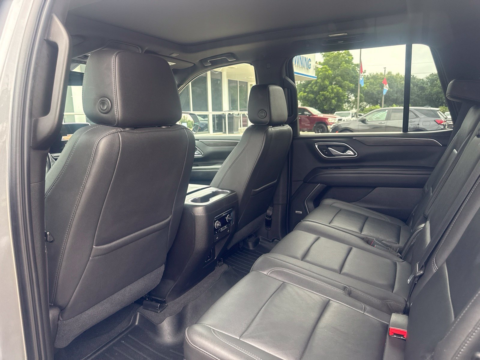 Certified 2021 Chevrolet Tahoe LT w/ LT Signature Package AWD/4WD image 9