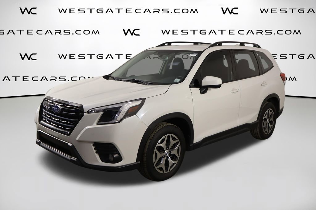 Used 2023 Subaru Forester Premium image 1