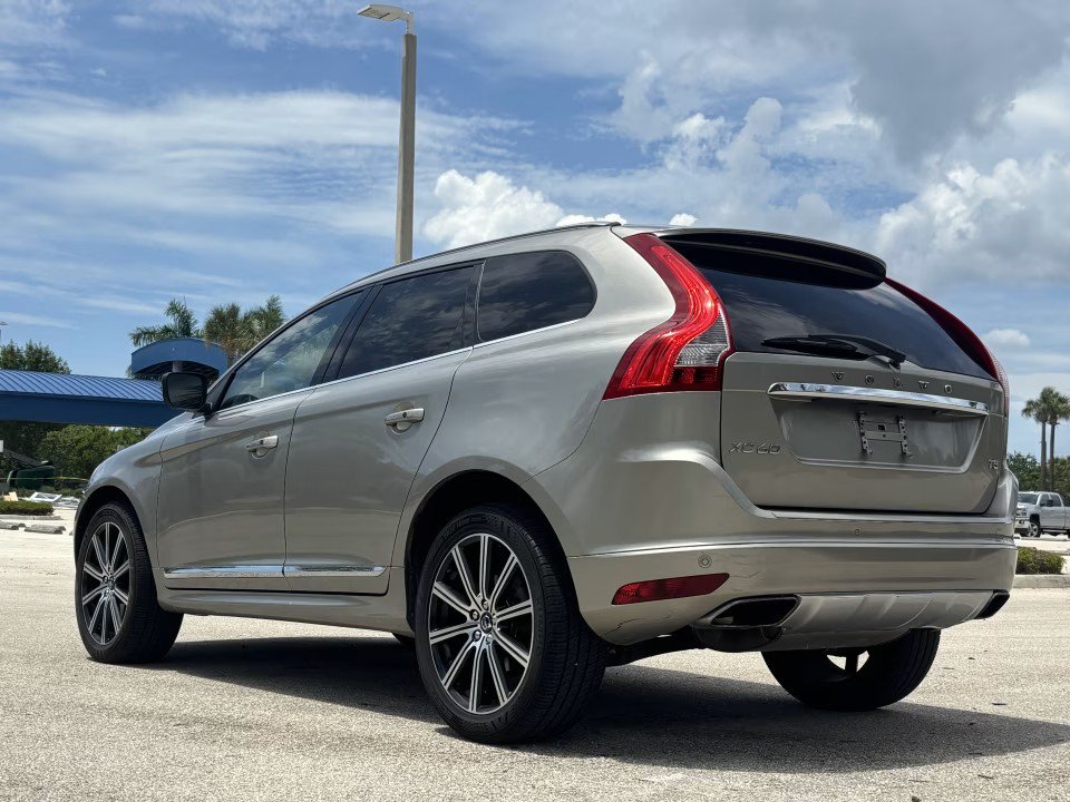 Used 2015 Volvo XC60 T5 Platinum FWD image 6