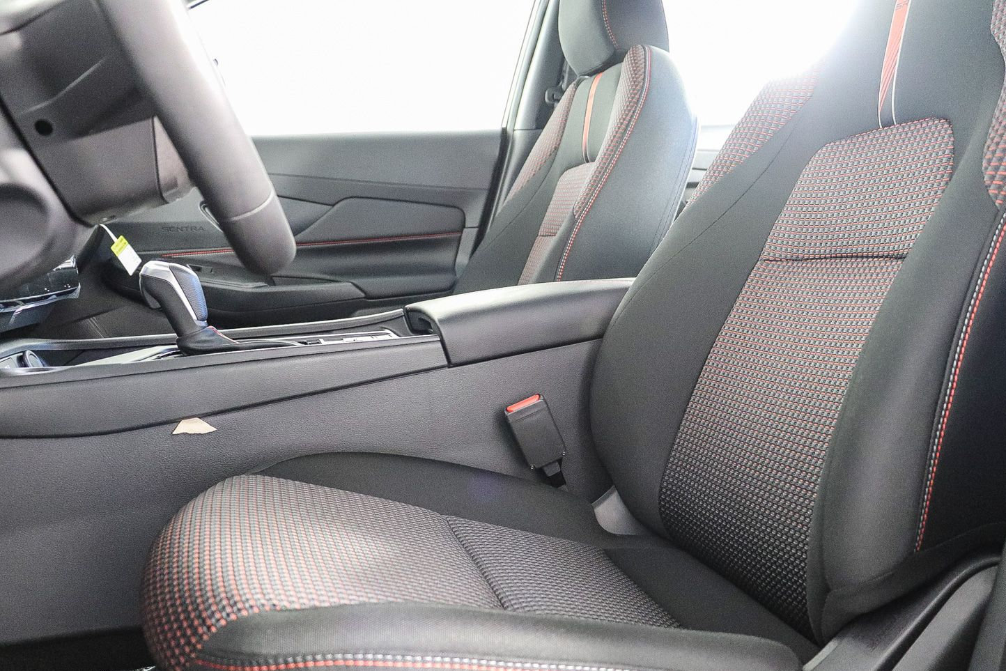 New 2027 Nissan Sentra SR w/ Floor Mat Package FWD image 25