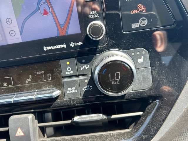 Used 2022 Toyota Highlander XLE FWD image 17