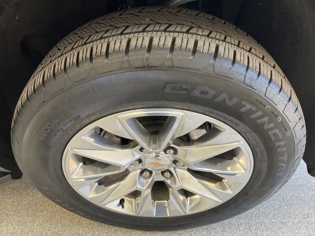 Used 2025 Chevrolet Suburban Premier image 17