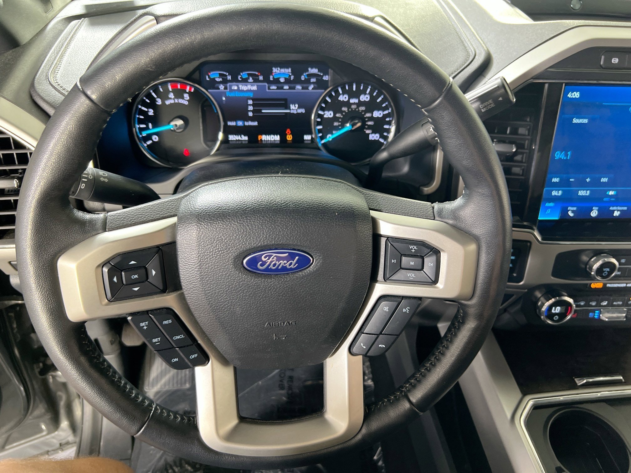 Used 2022 Ford F250 Lariat w/ Black Appearance Package AWD/4WD image 11