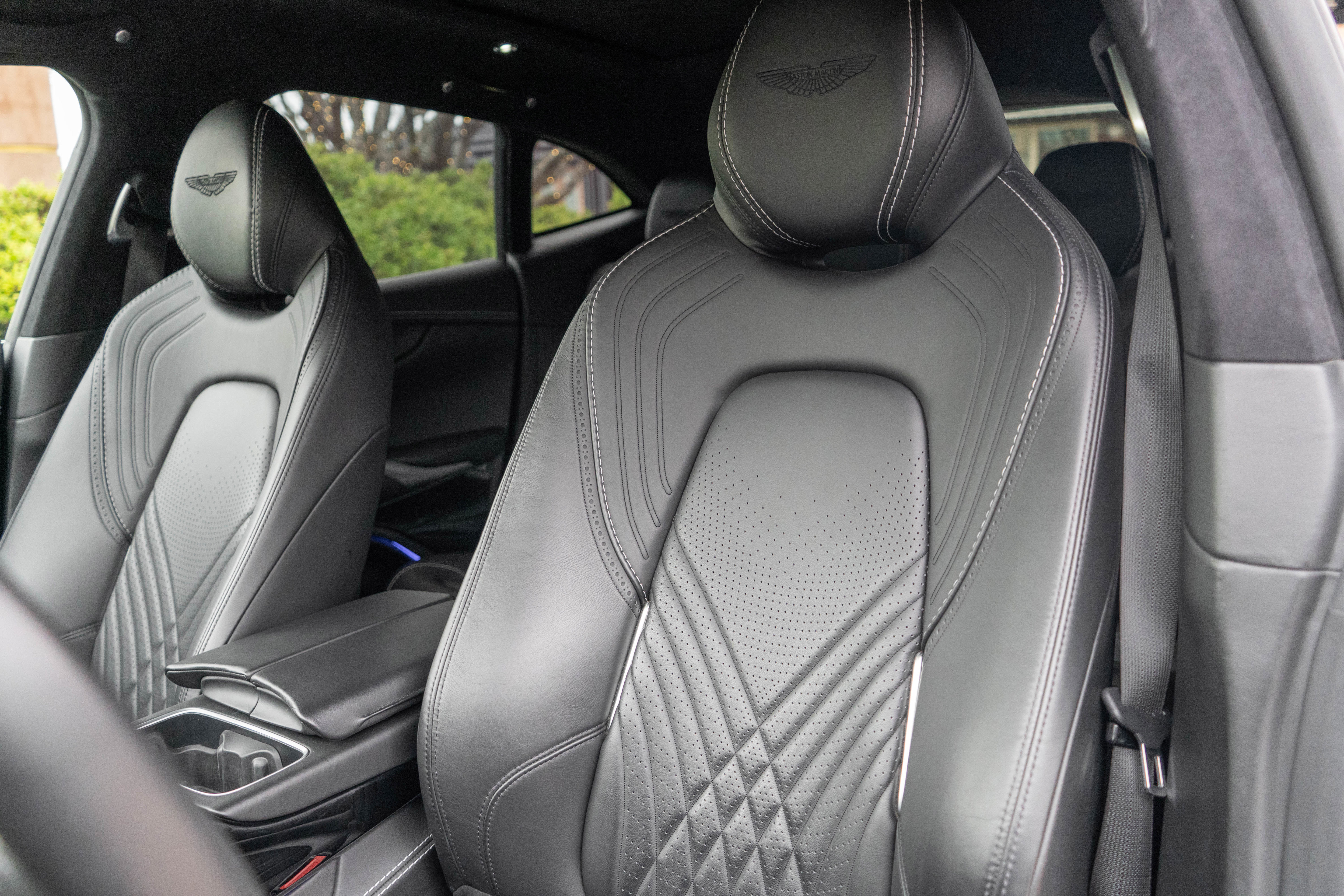 Used 2021 Aston Martin DBX image 13