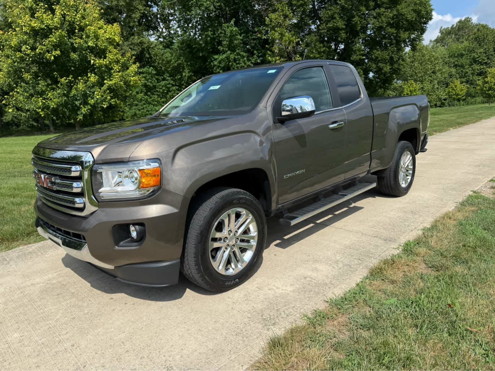 Used 2015 GMC Canyon SLT AWD/4WD image 2