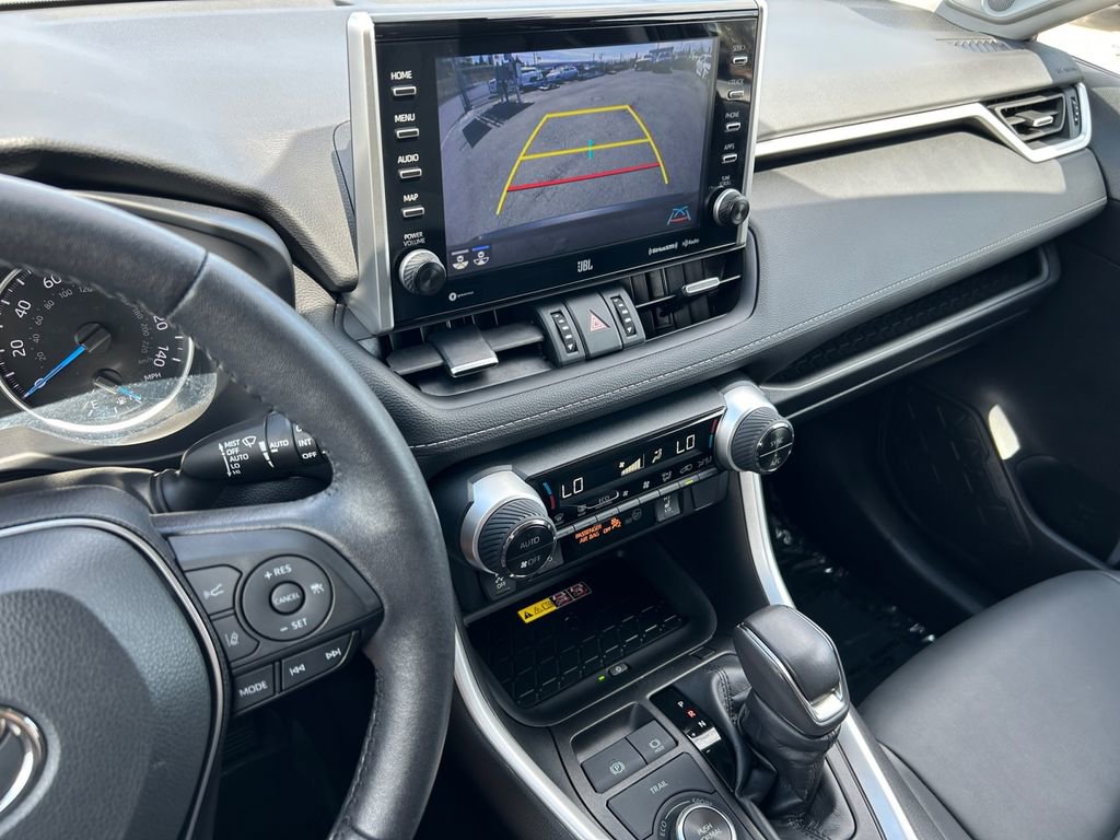 Used 2022 Toyota RAV4 XLE Premium image 19