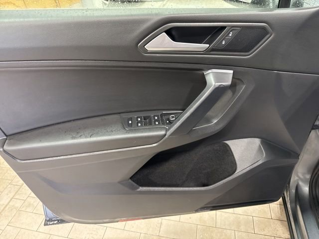 Certified 2021 Volkswagen Tiguan SE w/ Panoramic Sunroof Package image 10