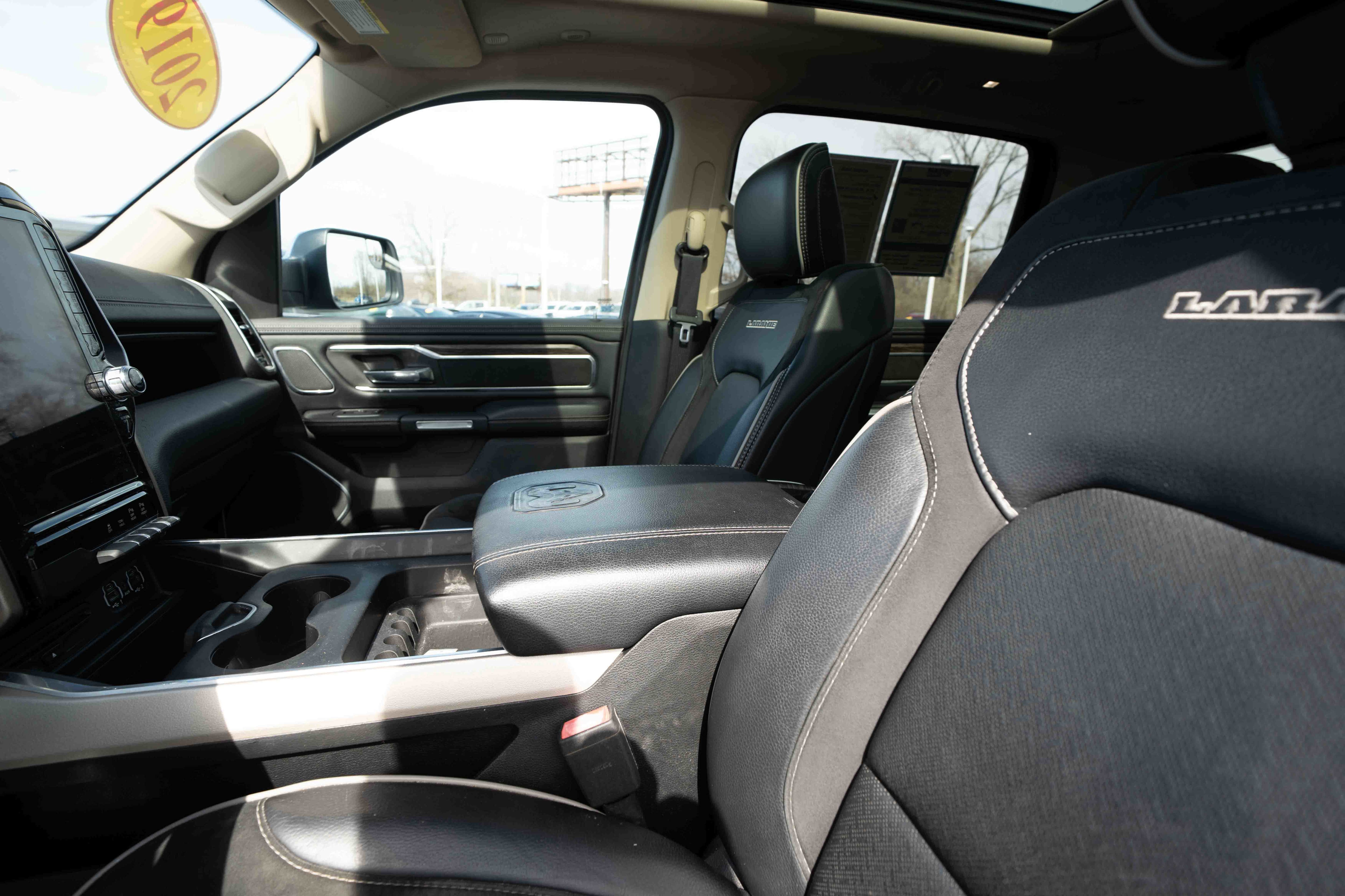 Used 2019 RAM 1500 Laramie AWD/4WD image 10