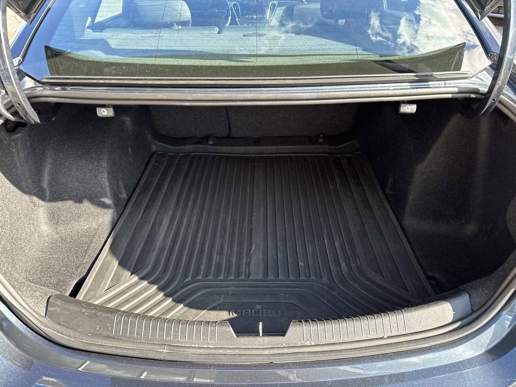 Used 2021 Chevrolet Malibu LT image 9