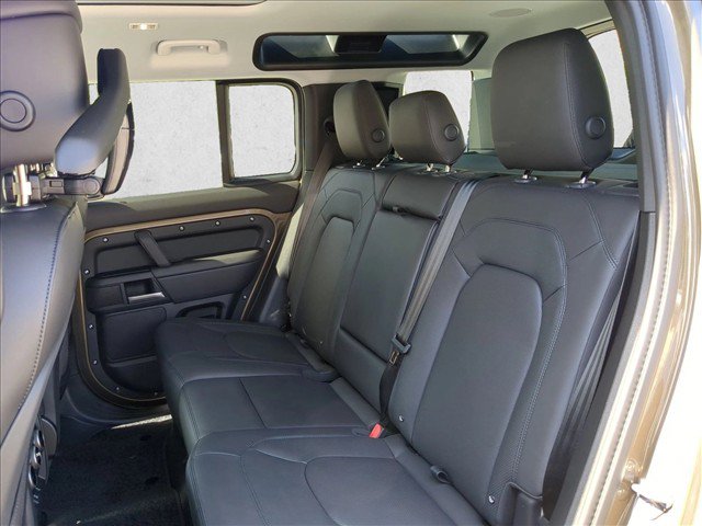 New 2026 Land Rover Defender 110 X-Dynamic SE AWD/4WD image 24