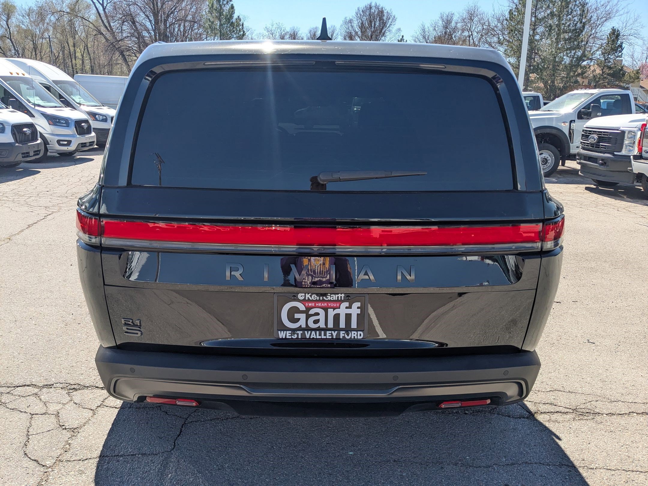 Used 2025 Rivian R1S Adventure AWD/4WD image 5