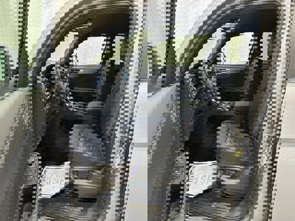 Used 2025 Volkswagen Atlas Cross Sport SE image 10