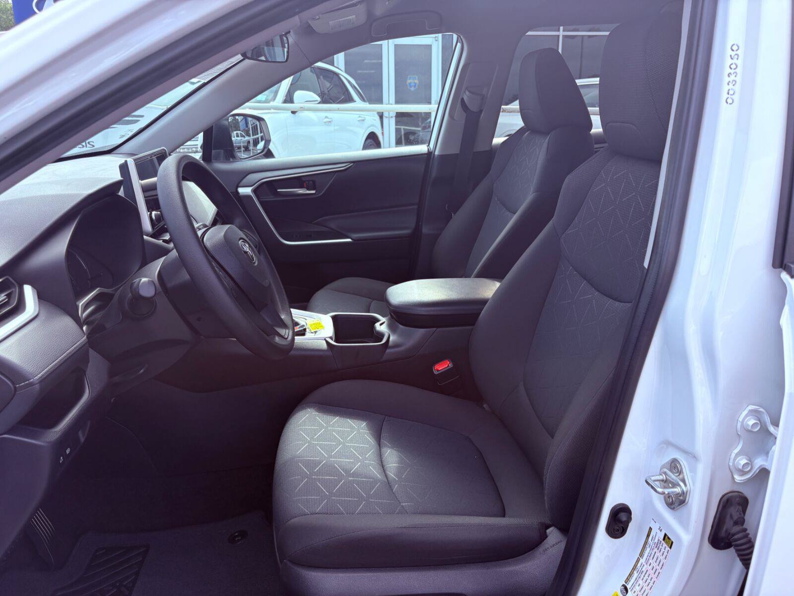 Used 2024 Toyota RAV4 XLE FWD image 17