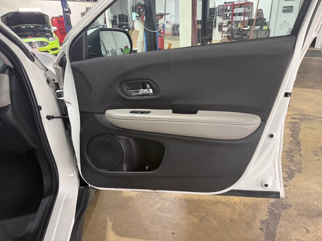 Used 2020 Honda HR-V LX image 35