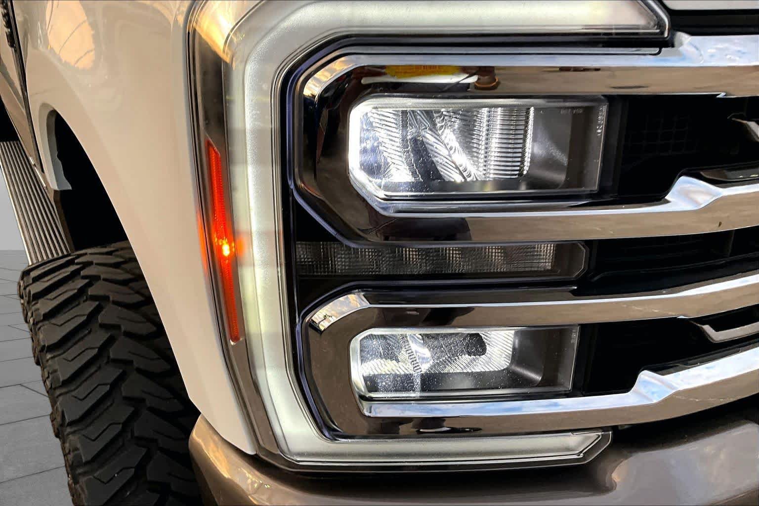 Used 2023 Ford F250 King Ranch w/ FX4 Off-Road Package AWD/4WD image 27