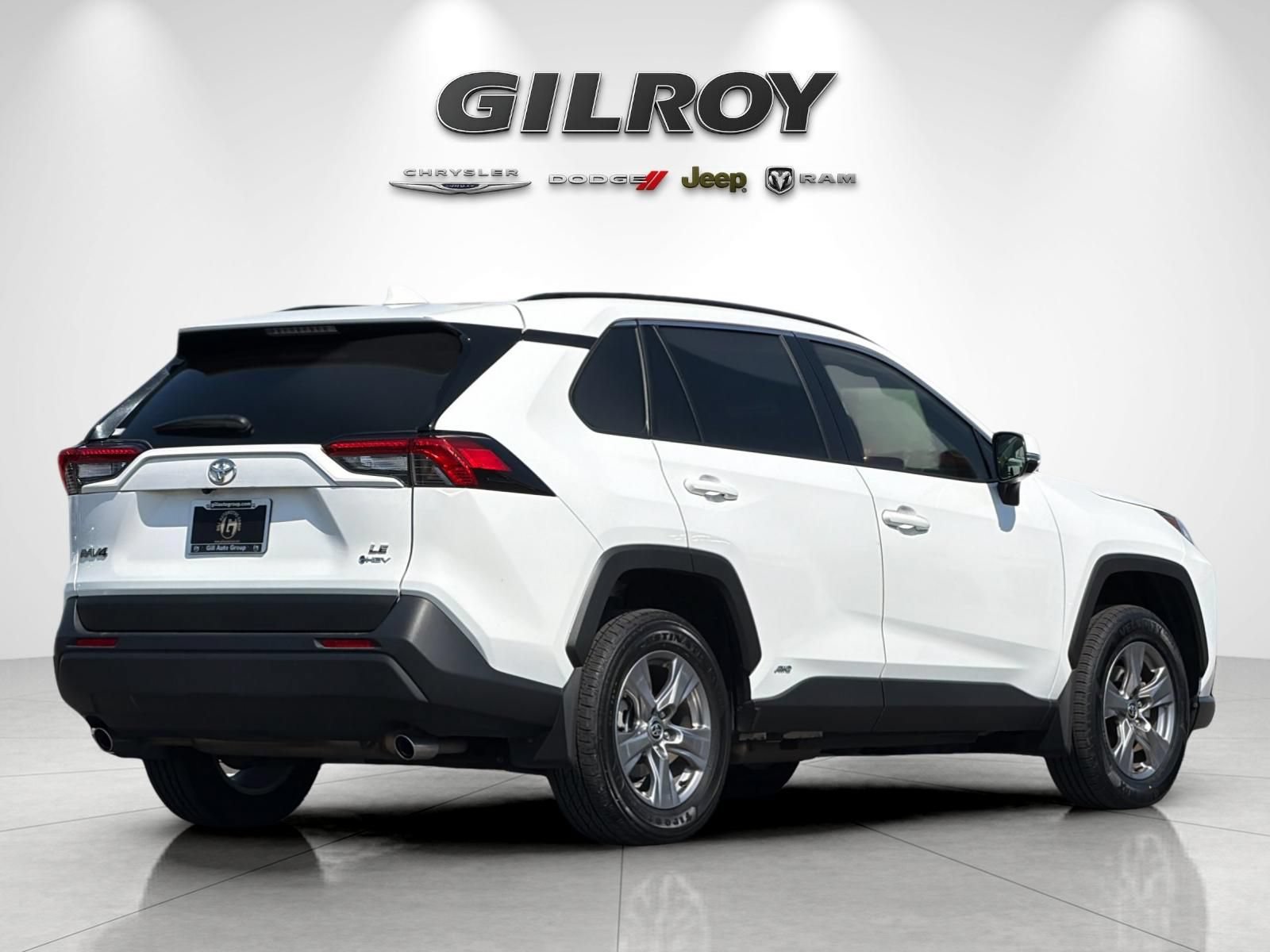 Used 2025 Toyota RAV4 LE AWD/4WD image 4