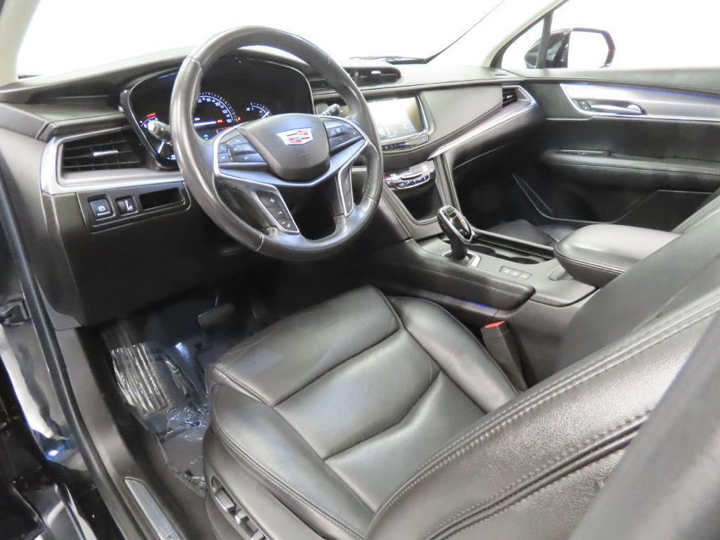 Used 2018 Cadillac XT5 Premium Luxury AWD/4WD image 4